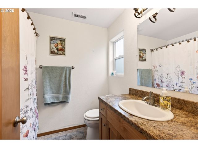 720 N MARKET St, Lafayette, OR 97127