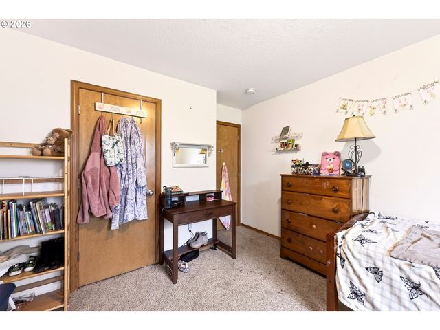 720 N MARKET St, Lafayette, OR 97127