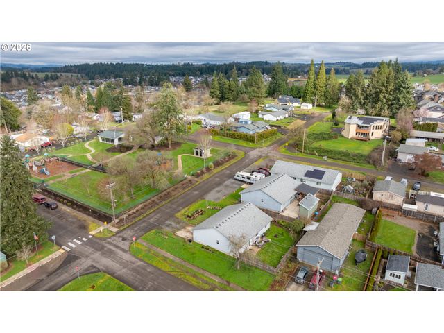 720 N MARKET St, Lafayette, OR 97127