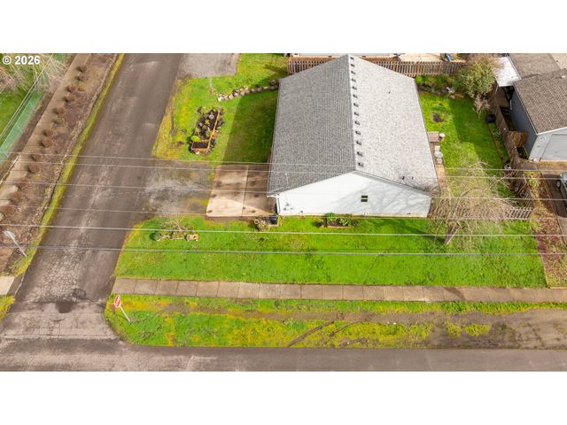 720 N MARKET St, Lafayette, OR 97127