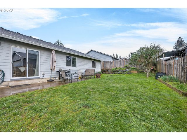 720 N MARKET St, Lafayette, OR 97127