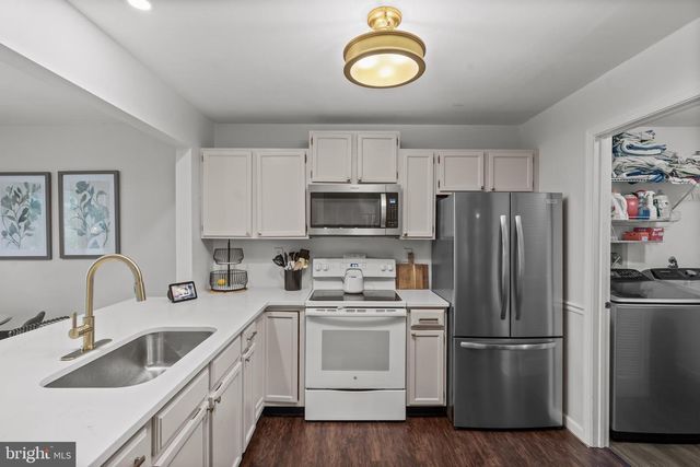 44 WOODLAKE DR, Marlton, NJ 08053