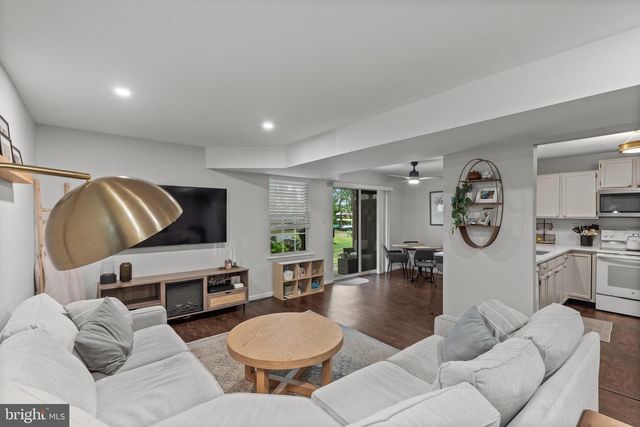 44 WOODLAKE DR, Marlton, NJ 08053