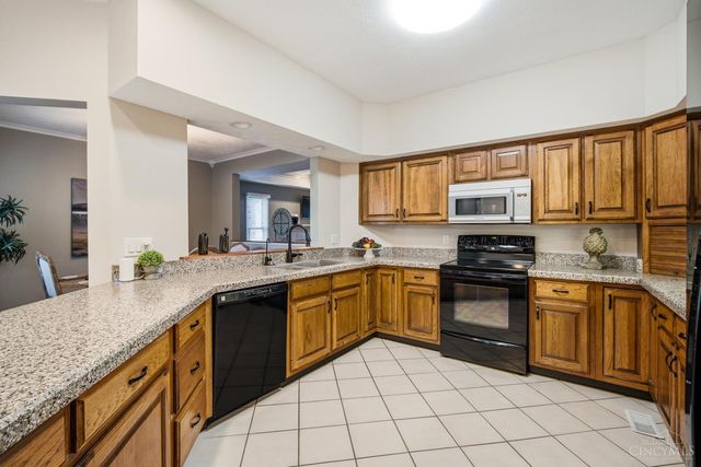 3595 Far Hills Avenue, Kettering, OH 45429