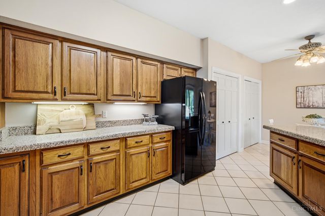 3595 Far Hills Avenue, Kettering, OH 45429