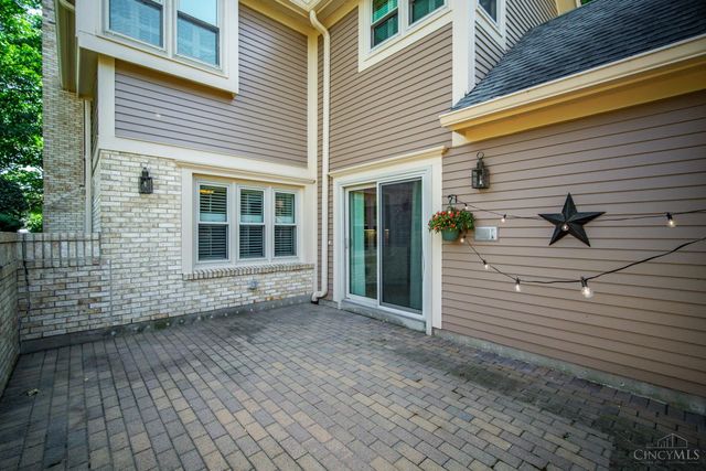 3595 Far Hills Avenue, Kettering, OH 45429