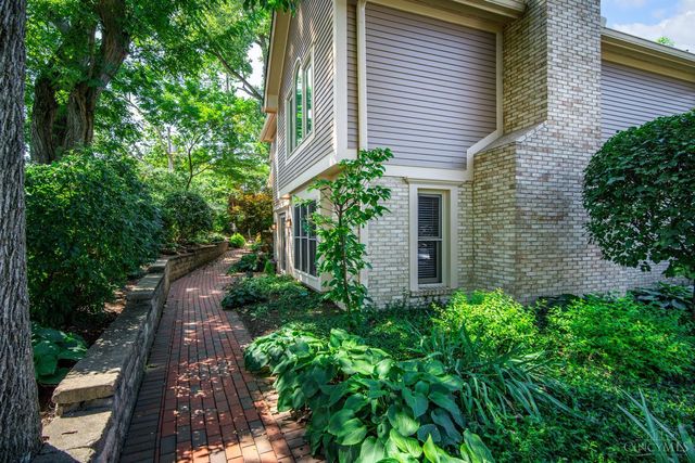 3595 Far Hills Avenue, Kettering, OH 45429