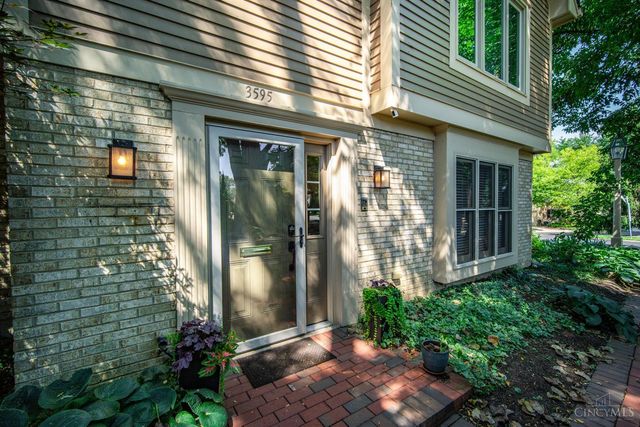 3595 Far Hills Avenue, Kettering, OH 45429