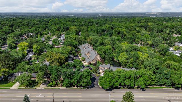 3595 Far Hills Avenue, Kettering, OH 45429