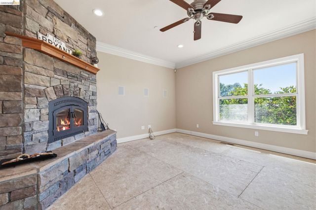 16464 Crestridge Ave, Sonora, CA 95370