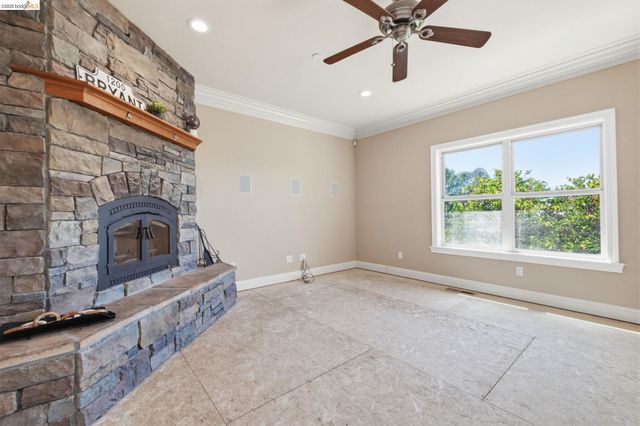 16464 Crestridge Ave, Sonora, CA 95370
