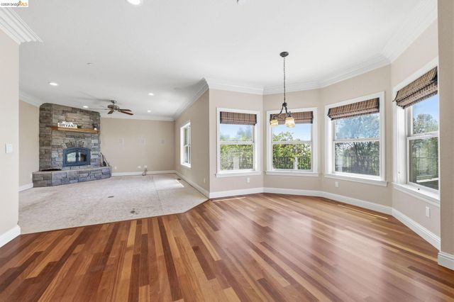 16464 Crestridge Ave, Sonora, CA 95370