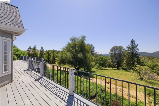 16464 Crestridge Ave, Sonora, CA 95370