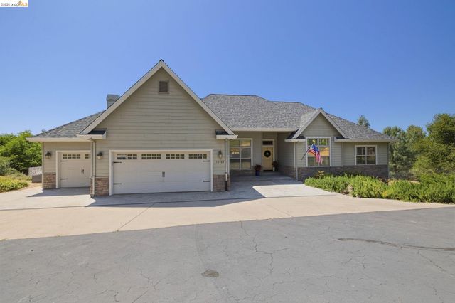 16464 Crestridge Ave, Sonora, CA 95370