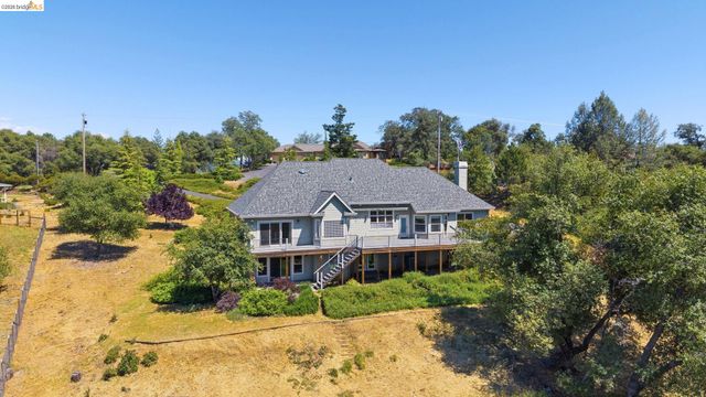 16464 Crestridge Ave, Sonora, CA 95370