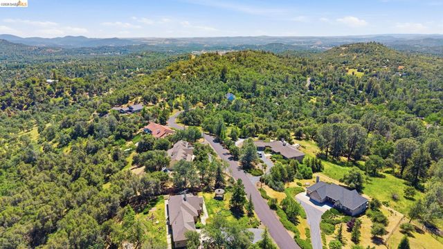 16464 Crestridge Ave, Sonora, CA 95370