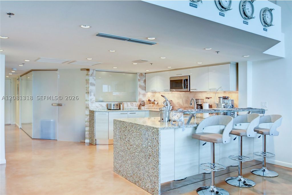Image 15 of property listing at 5445 Collins Ave P2, Miami Beach, FL 33140
