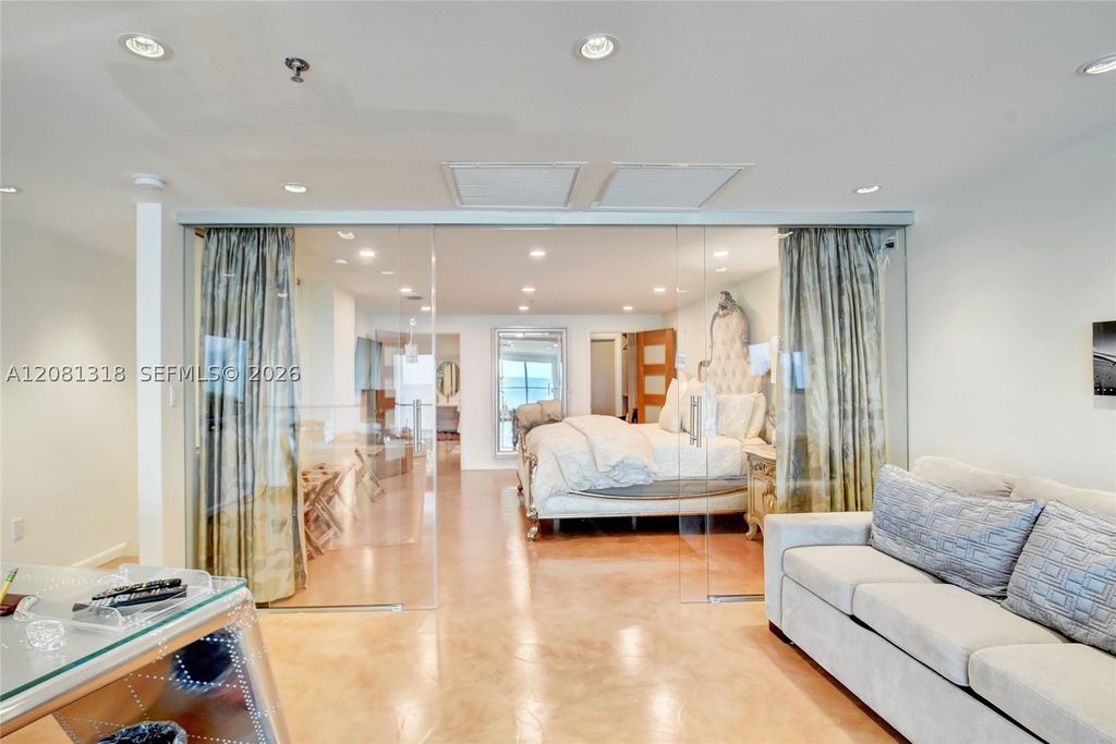 Image 26 of property listing at 5445 Collins Ave P2, Miami Beach, FL 33140
