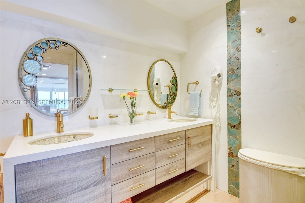 Image 6 of property listing at 5445 Collins Ave P2, Miami Beach, FL 33140