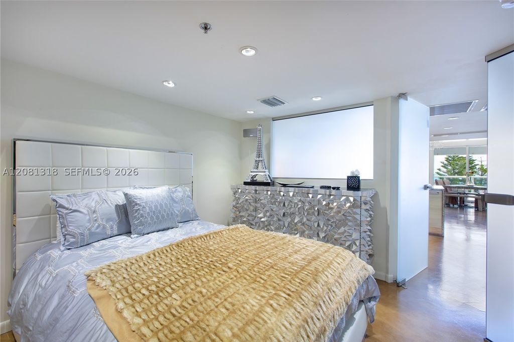 Image 7 of property listing at 5445 Collins Ave P2, Miami Beach, FL 33140