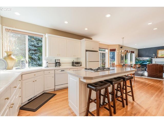 8336 Sw 187TH Ave, Beaverton, OR 97007