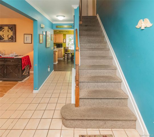 8 Shaker Court, New Windsor, NY 12553