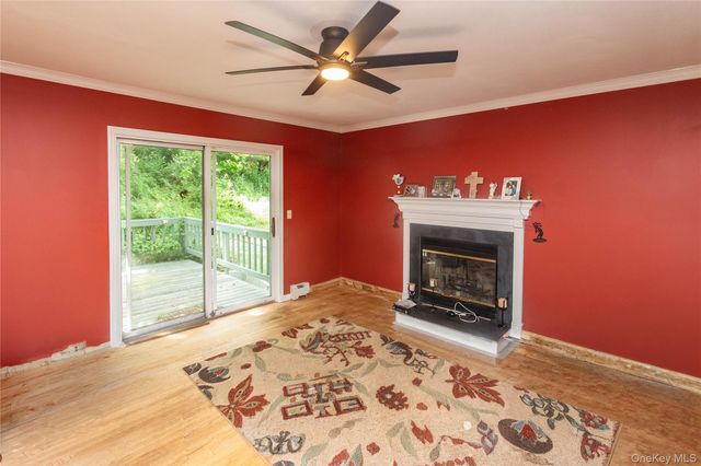 8 Shaker Court, New Windsor, NY 12553
