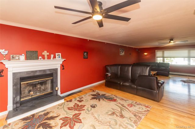 8 Shaker Court, New Windsor, NY 12553