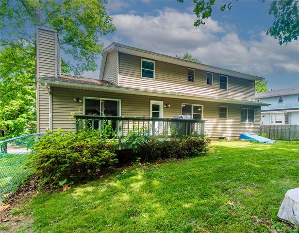 8 Shaker Court, New Windsor, NY 12553