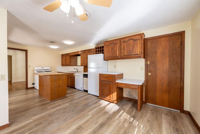 1036 E Linwood Terrace, Springfield, MO 65807