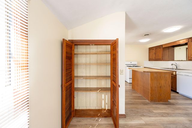 1036 E Linwood Terrace, Springfield, MO 65807