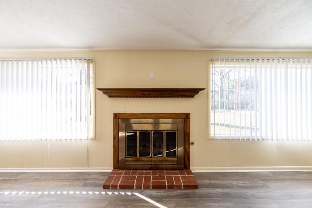 1036 E Linwood Terrace, Springfield, MO 65807