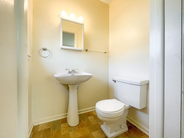 1036 E Linwood Terrace, Springfield, MO 65807