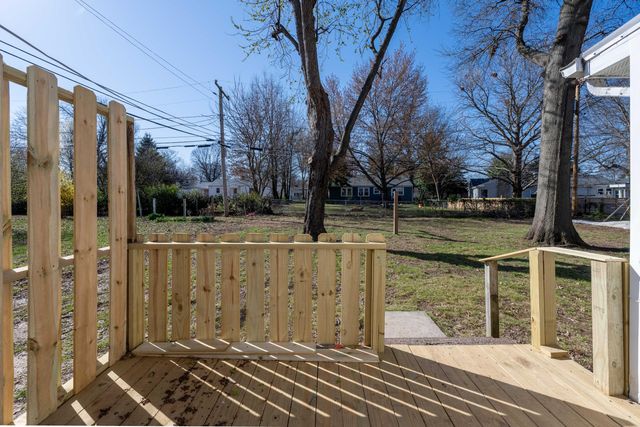 1036 E Linwood Terrace, Springfield, MO 65807