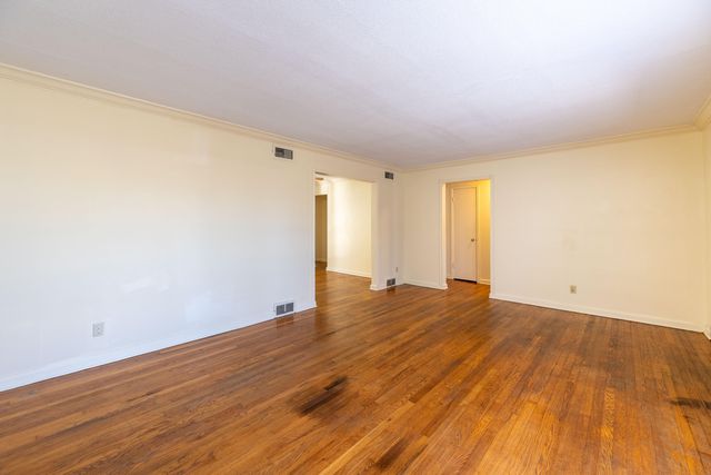 1036 E Linwood Terrace, Springfield, MO 65807