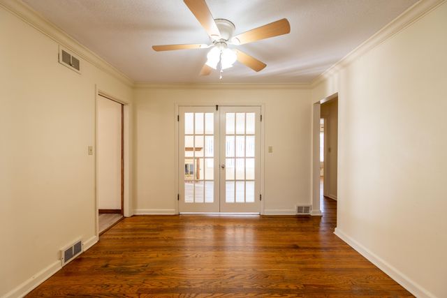 1036 E Linwood Terrace, Springfield, MO 65807