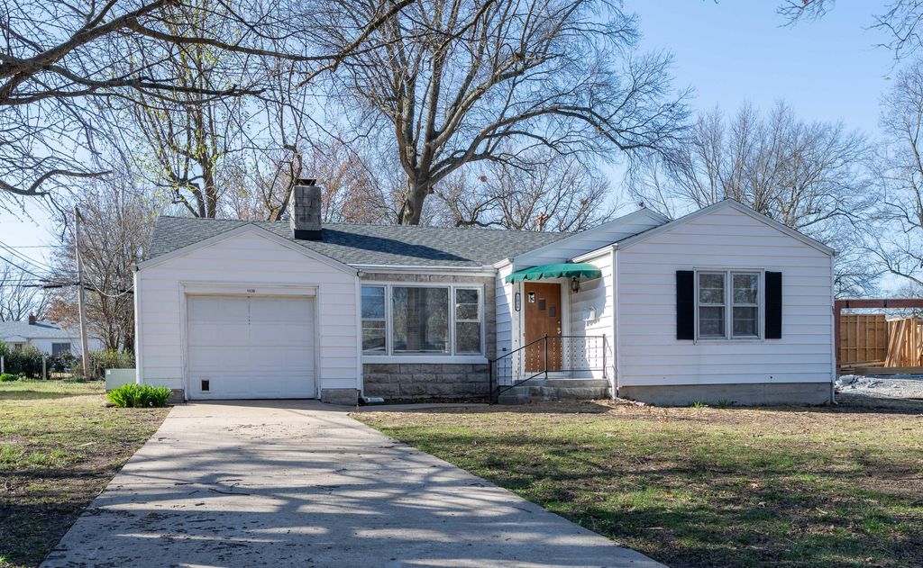 1036 E Linwood Terrace, Springfield, MO 65807