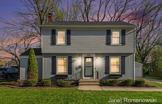 2126 Englewood Drive Se, East Grand Rapids, MI 49506