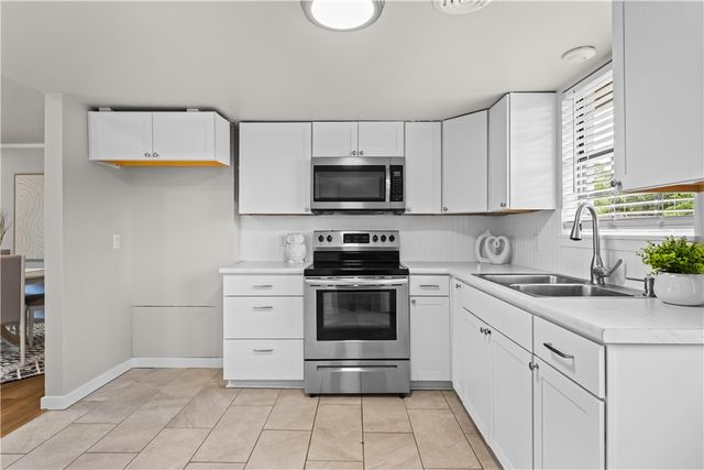 1011 & 1009 W Cypress Street, Rogers, AR 72756
