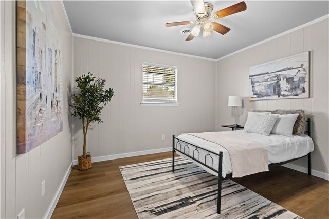 1011 & 1009 W Cypress Street, Rogers, AR 72756