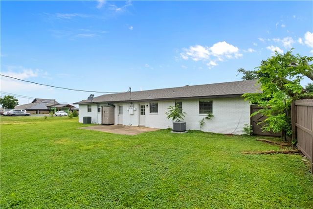 1011 & 1009 W Cypress Street, Rogers, AR 72756