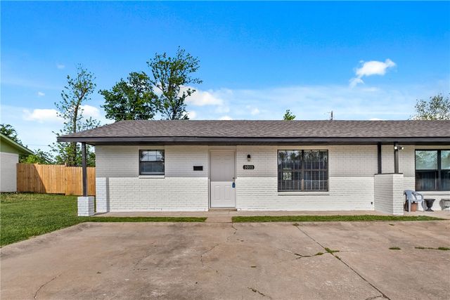 1011 & 1009 W Cypress Street, Rogers, AR 72756