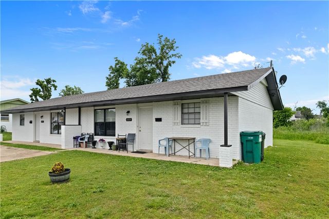 1011 & 1009 W Cypress Street, Rogers, AR 72756