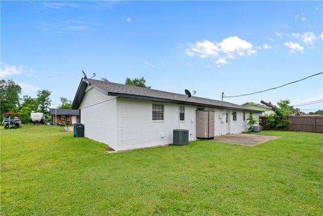 1011 & 1009 W Cypress Street, Rogers, AR 72756