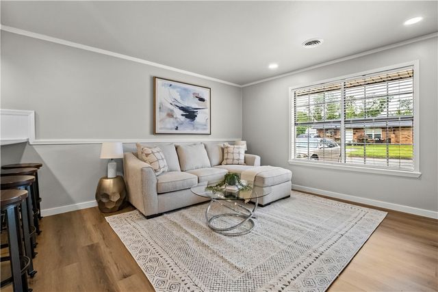 1011 & 1009 W Cypress Street, Rogers, AR 72756