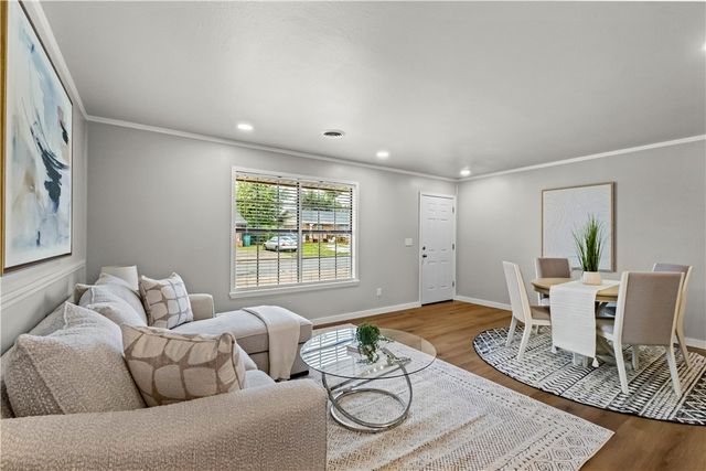 1011 & 1009 W Cypress Street, Rogers, AR 72756