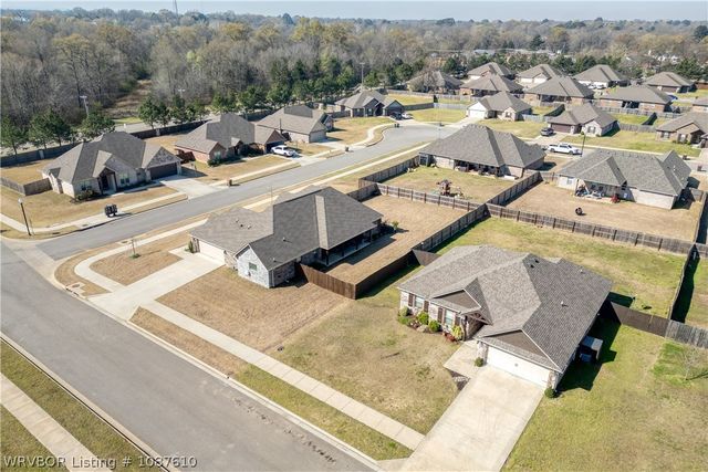 925 Mourning Dove, Barling, AR 72923