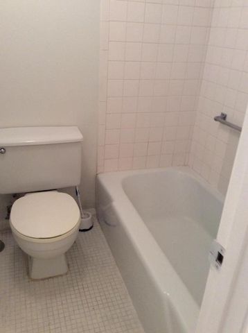 2601 Boundbrook Boulevard 104, Palm Springs, FL 33406