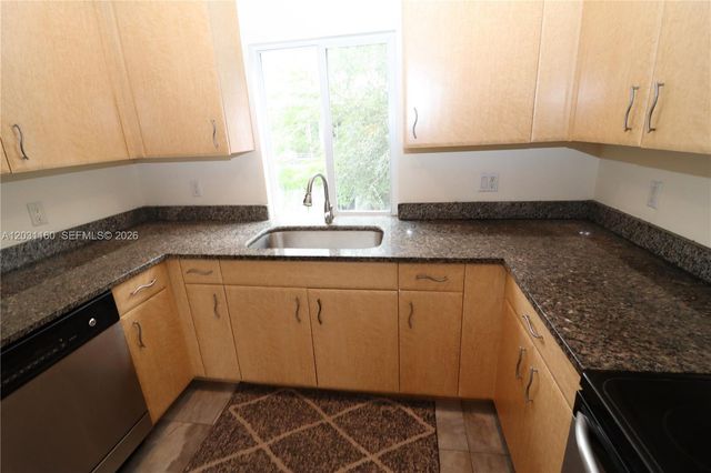 609 NE 28th St 1, Wilton Manors, FL 33334