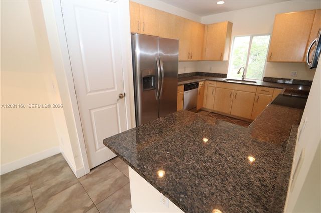 609 NE 28th St 1, Wilton Manors, FL 33334